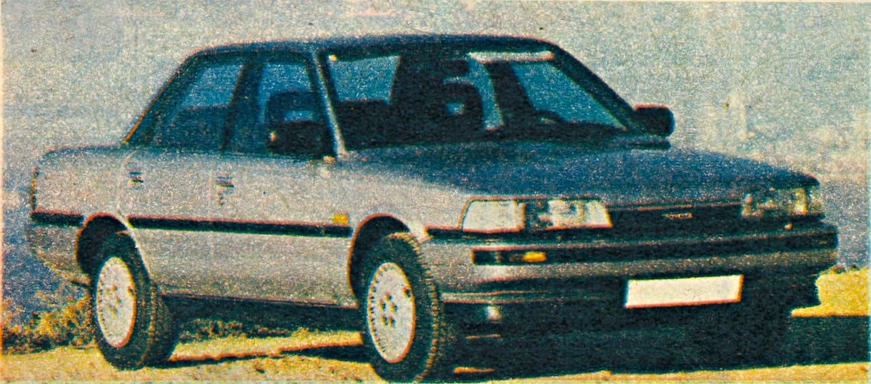 Toyota Camry V20 1987 bok i przód