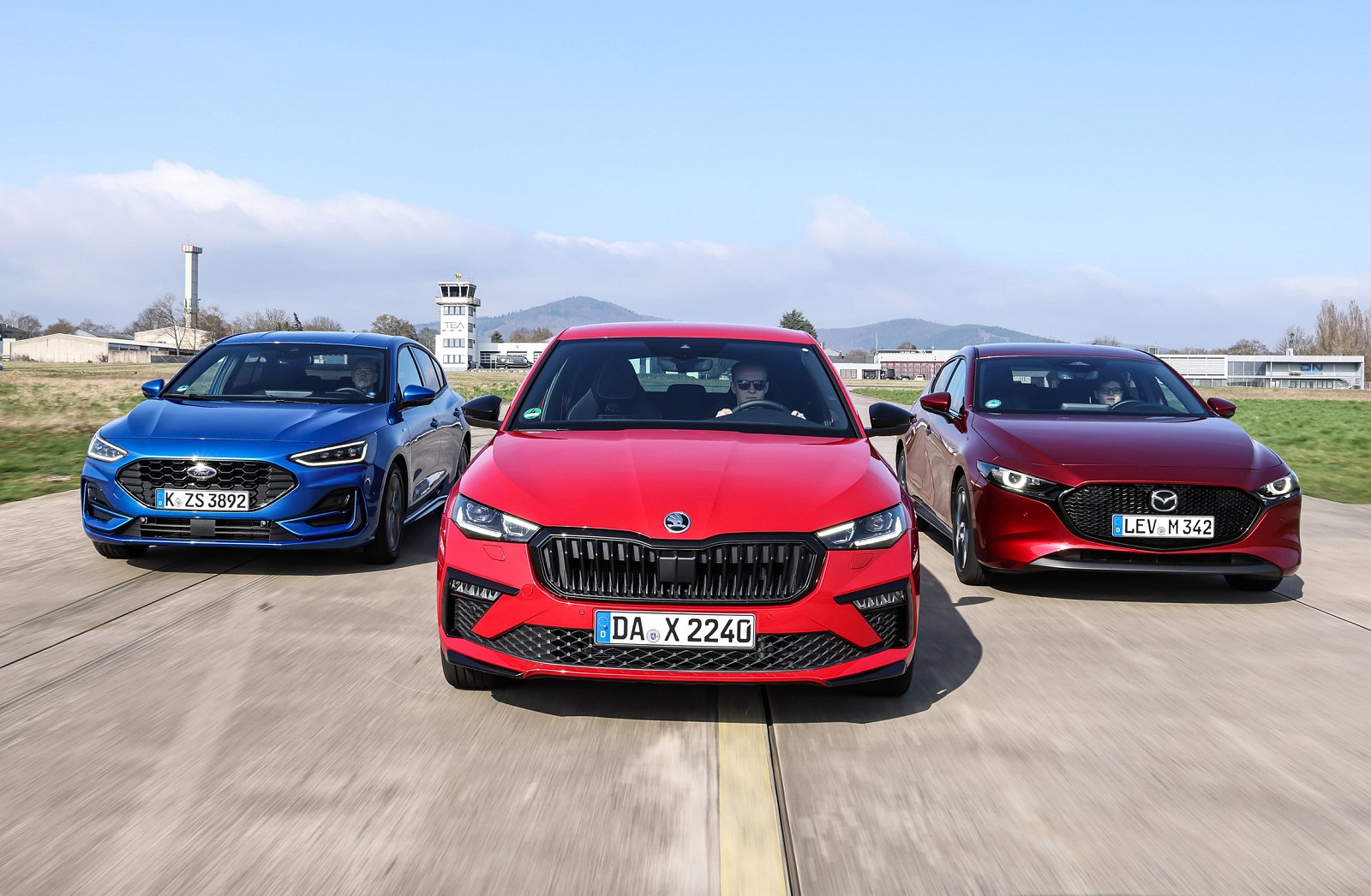 Ford Focus, Mazda 3, Skoda Scala (2024) - test, porównanie - przód 02