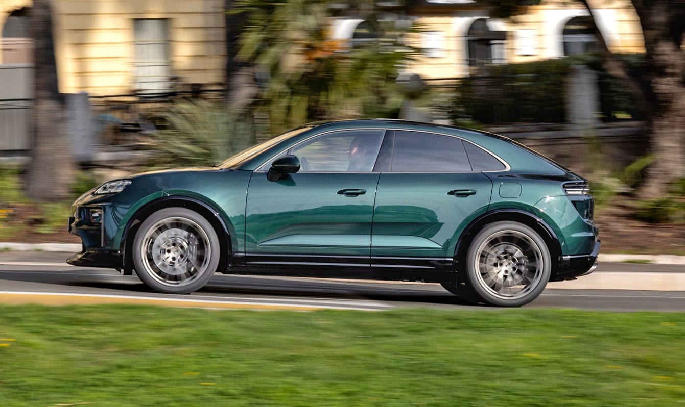 Porsche Macan Turbo 2024 bok