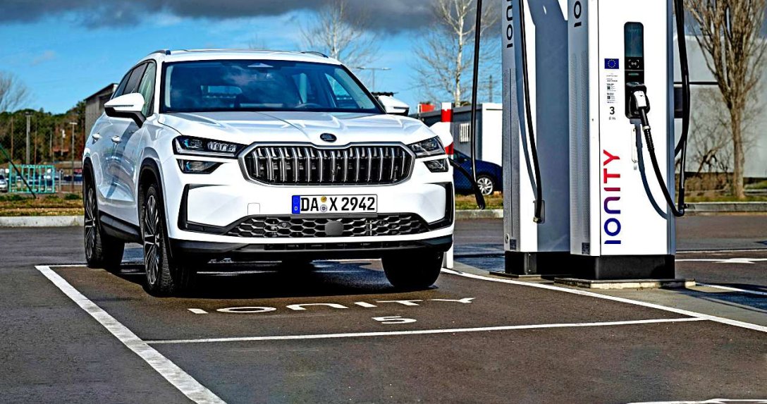 Skoda Kodiaq w trakcie ładowania