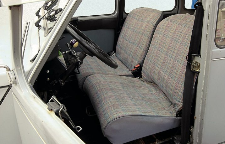 Citroen 2CV 6 Club – wnętrze, fotele