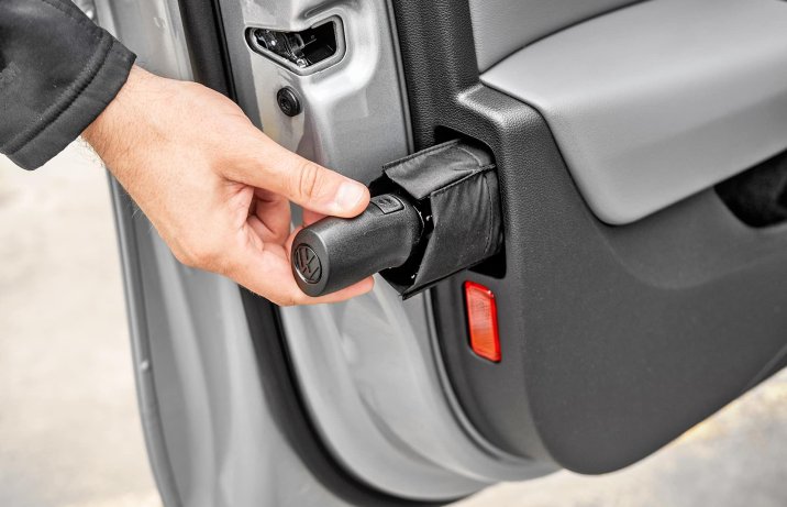 Volkswagen Passat Variant 1.5 TSI eMHEV DSG Elegance (2024) – showek na parasol