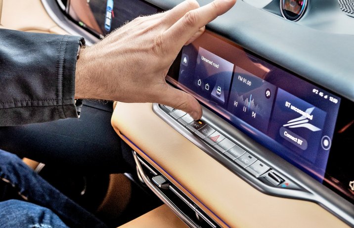 Voyah Free (2024) – test – deska rozdzielcza