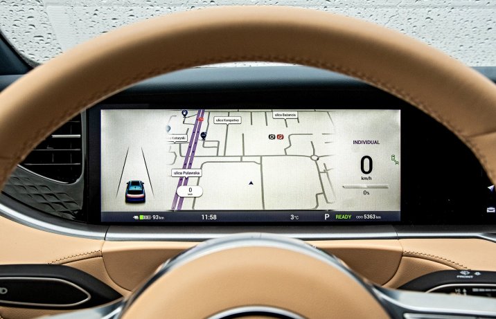 Voyah Free (2024) – test – mapa na zegarach