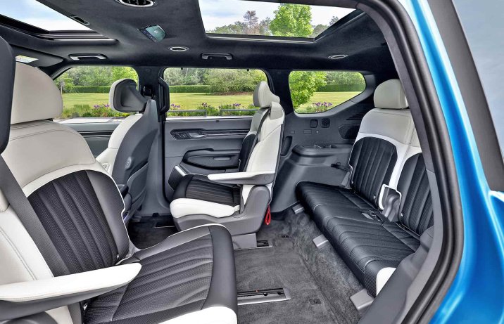 Kia EV9 (2024) – wnętrze, obrotowe fotele drugiego rzędu