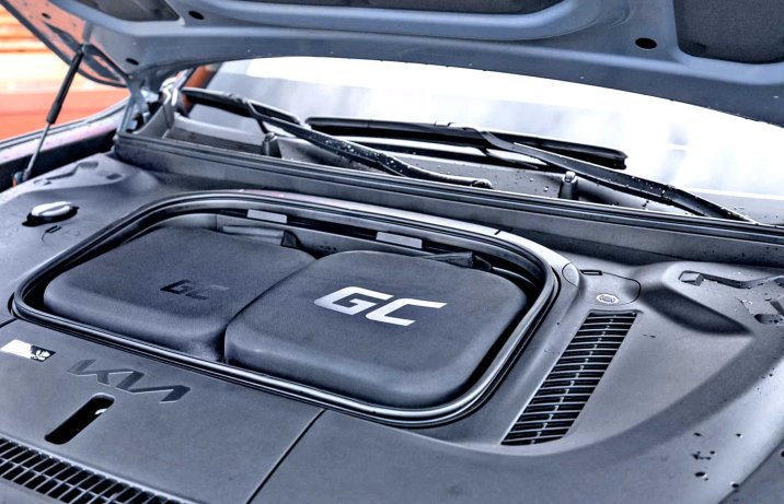 Kia EV9 (2024) –schowek na kable