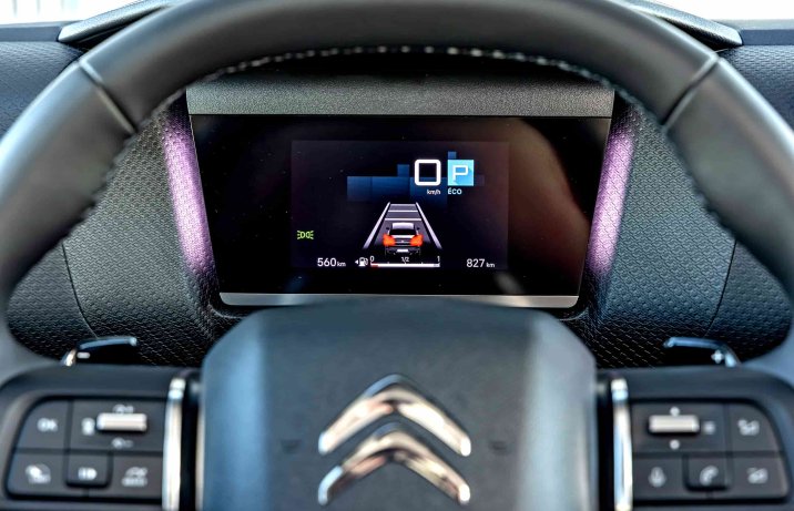 Citroëny C4 i C4 X – wnętrze, wyświetlacz za kierownicą