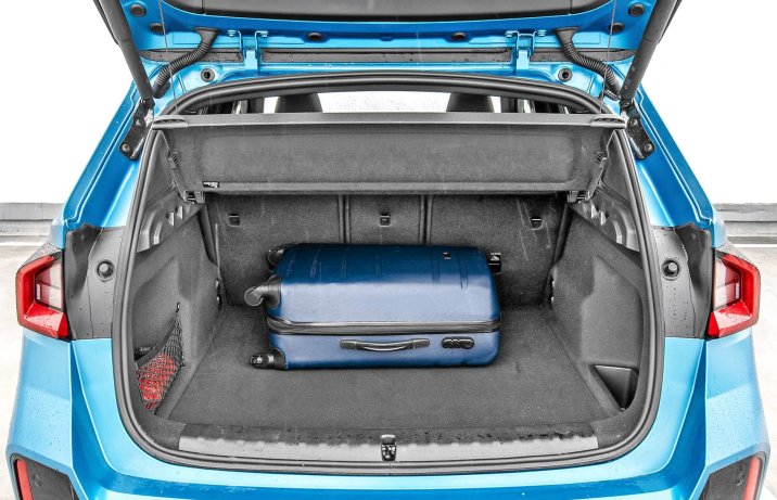 BMW X1 M35i xDrive – wnętrze, bagażnik