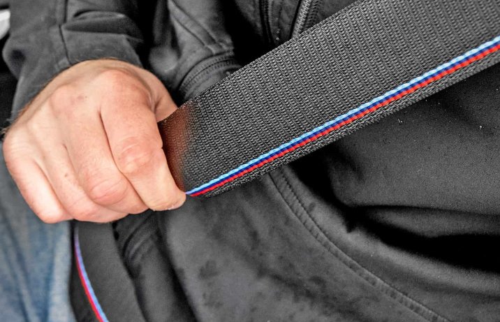 BMW X1 M35i xDrive – wnętrze, pasy