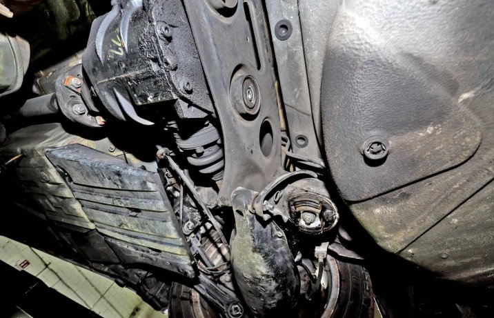 Używany Mercedes klasy E W210 – podwozie, zawieszenie