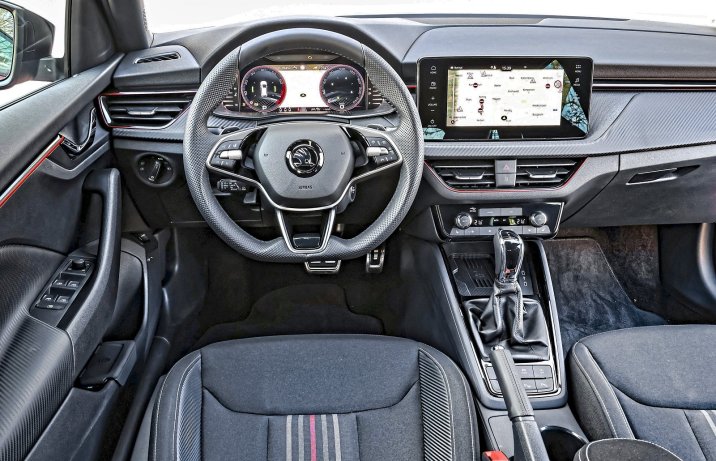 Skoda Scala (2024) – test – kokpit, deska rozdzielcza