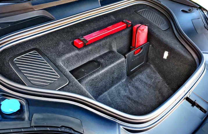 Nowe Porsche Macan Turbo – frunk