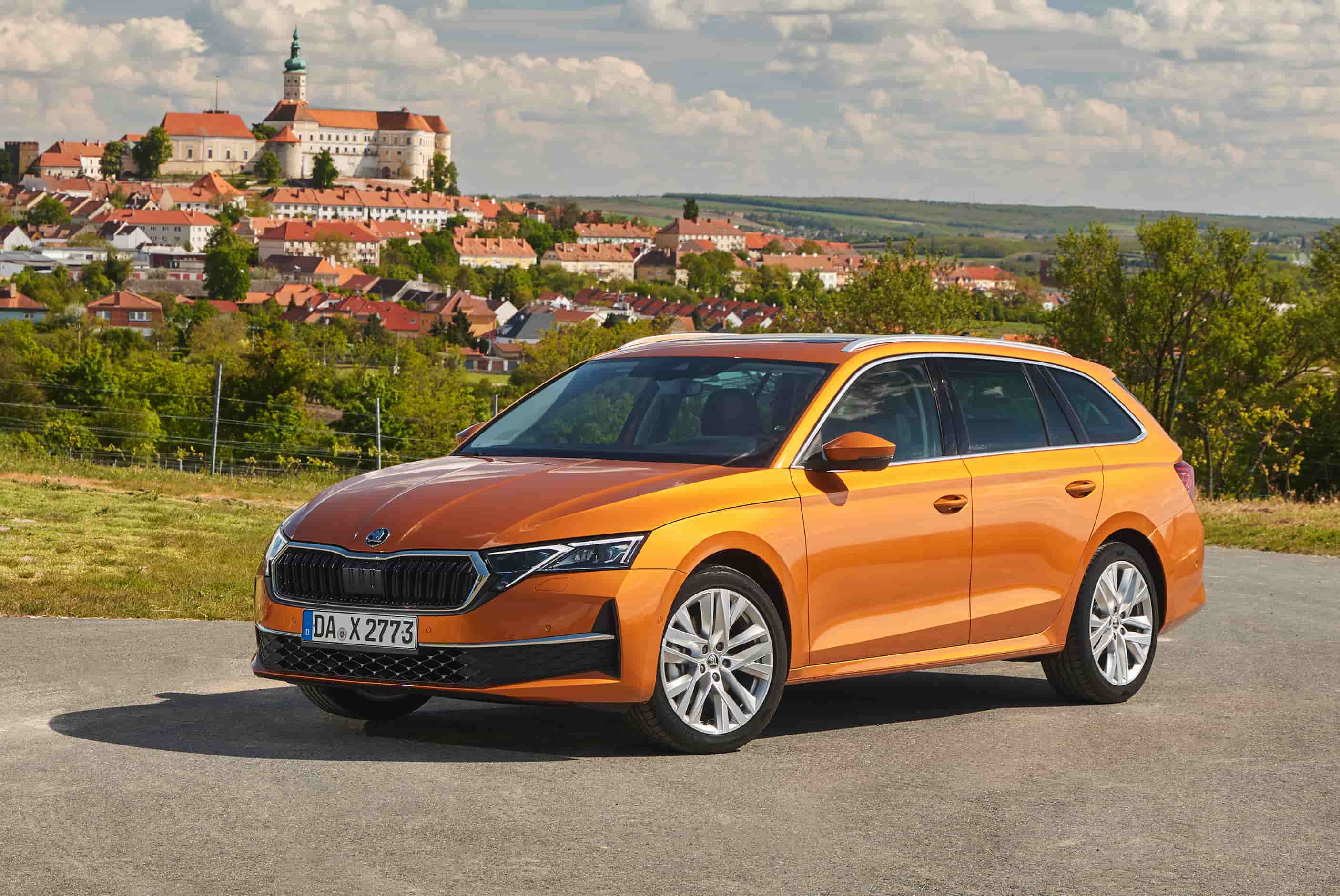 Skoda Octavia Combi 2024 przód