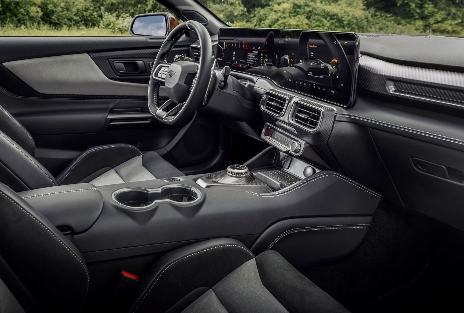 ford-mustang-gtd-deska-rozdzielcza