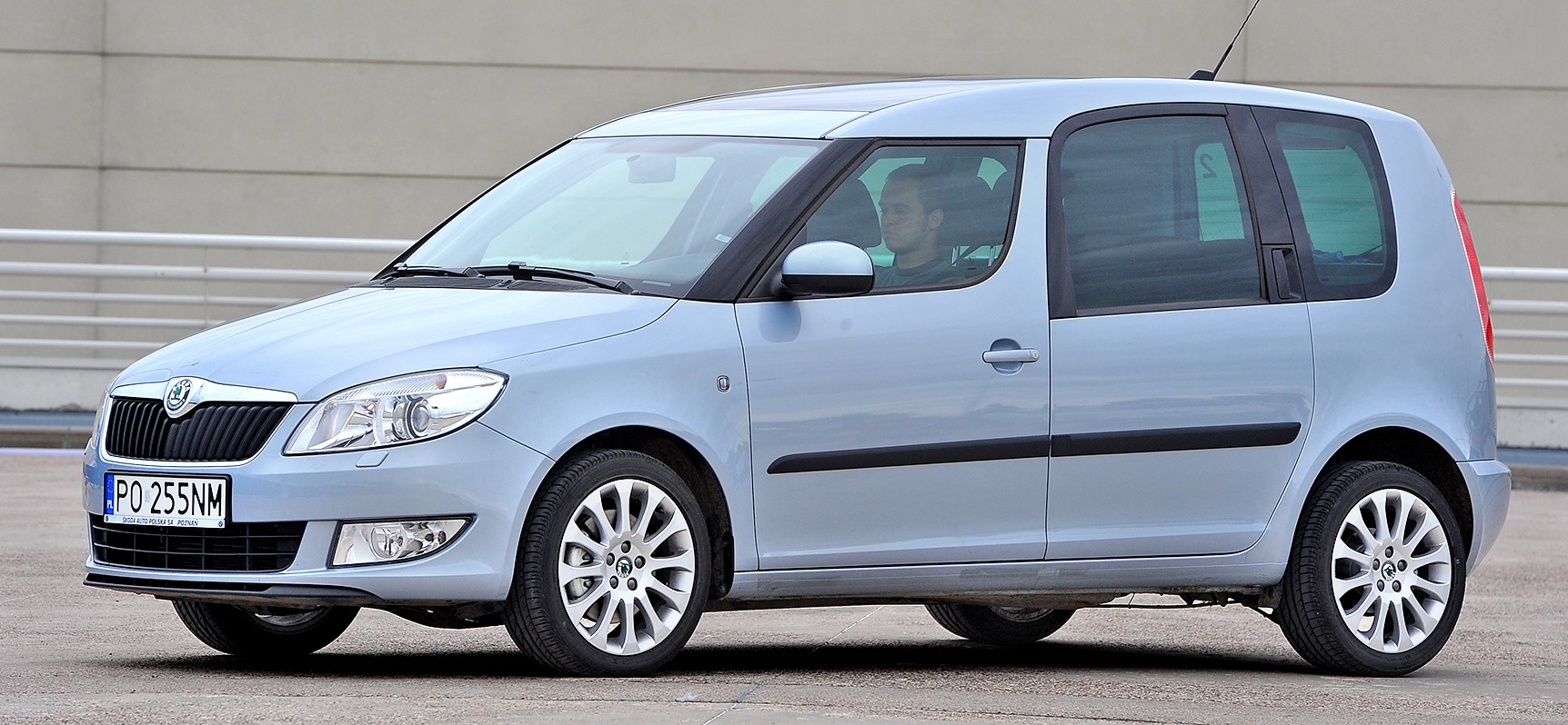 auta uzywane dla seniora_skoda roomster