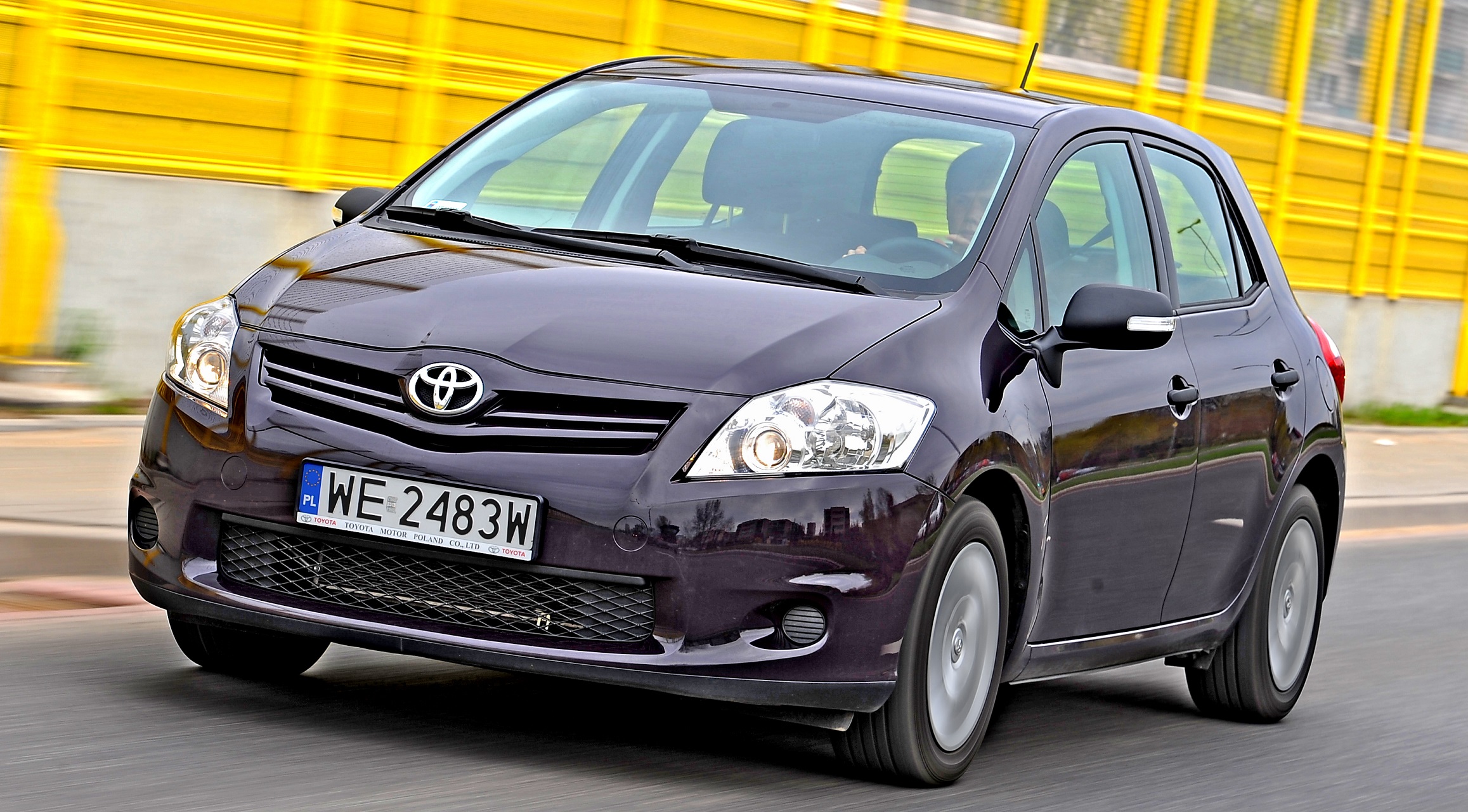auta uzywane dla seniora_toyota auris