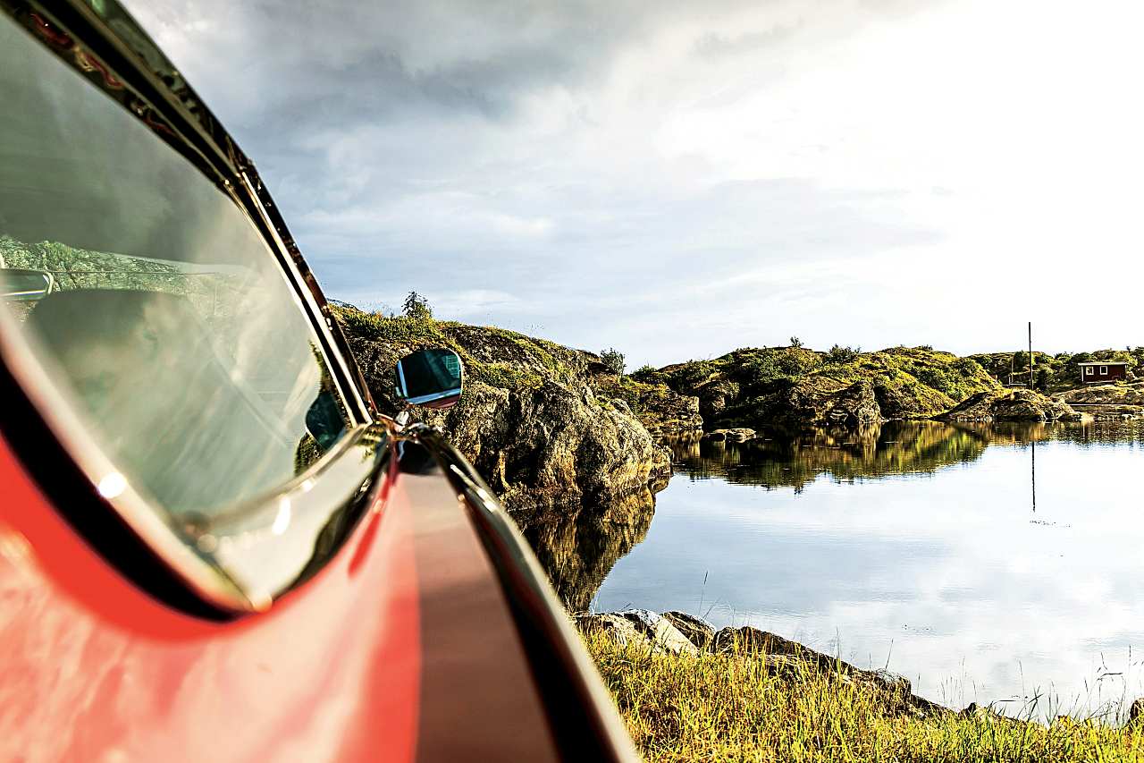 Volvo-1800-ES-bok-lusterko