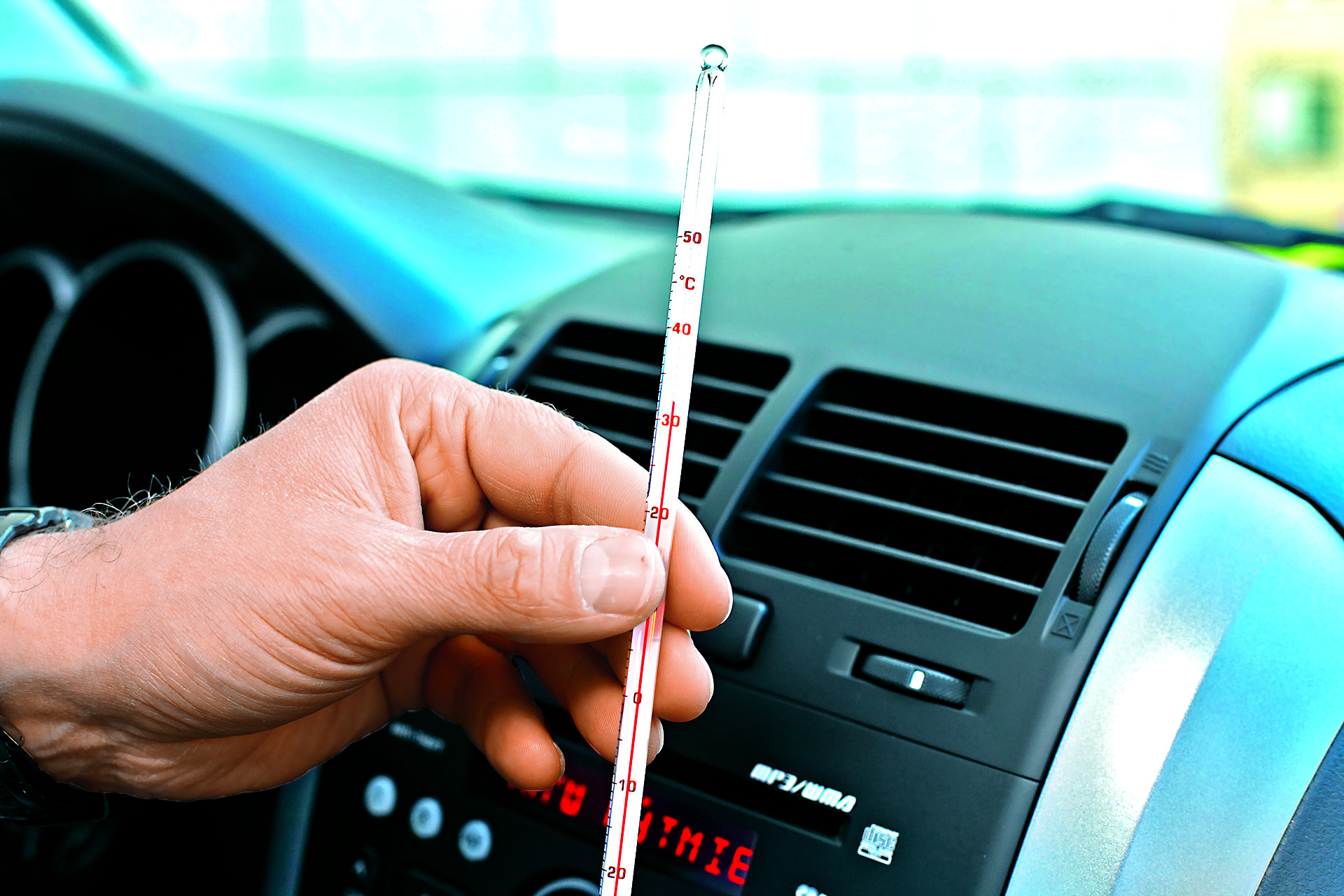 sprawna klimatyzacja_cieple powietrze