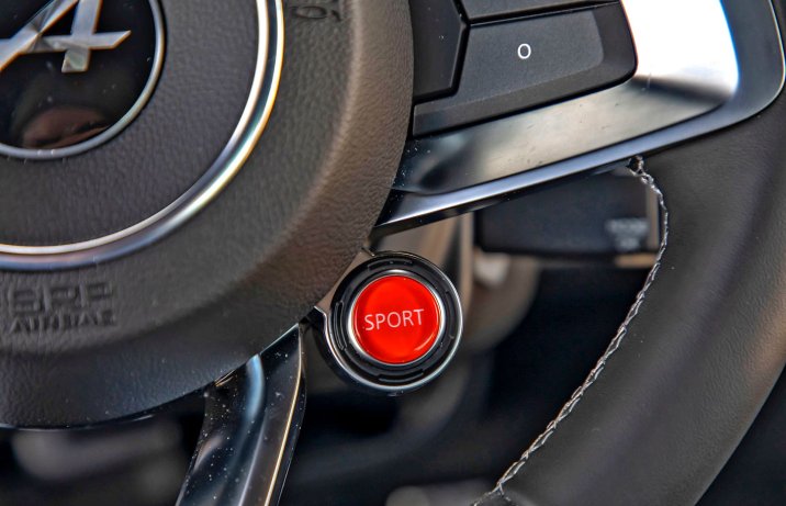 Alpine A110 S – przycisk sport