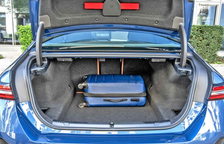BMW 520d xDrive G60 – bagażnik