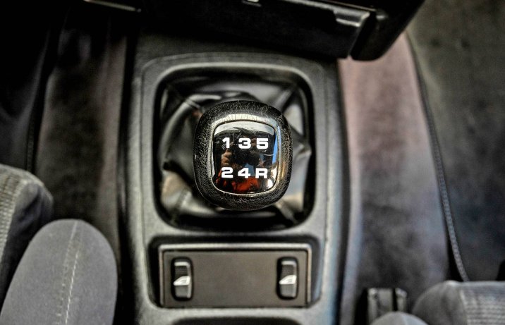 Używany Ford Sierra RS Cosworth – drążek zmiany biegów