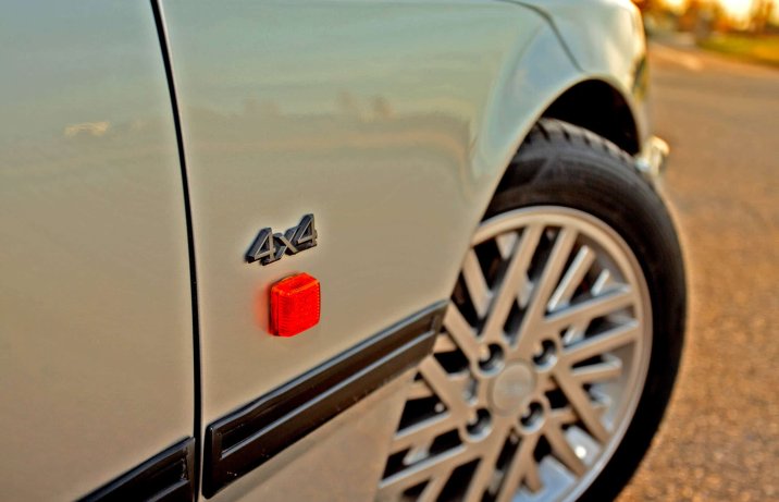 Używany Ford Sierra RS Cosworth – znaczek 4x4, felga