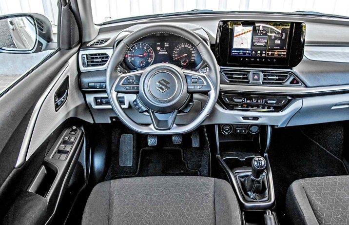 Suzuki Swift 1.2 DualJet mild Hybrid Elegance – deska rozdzielcza