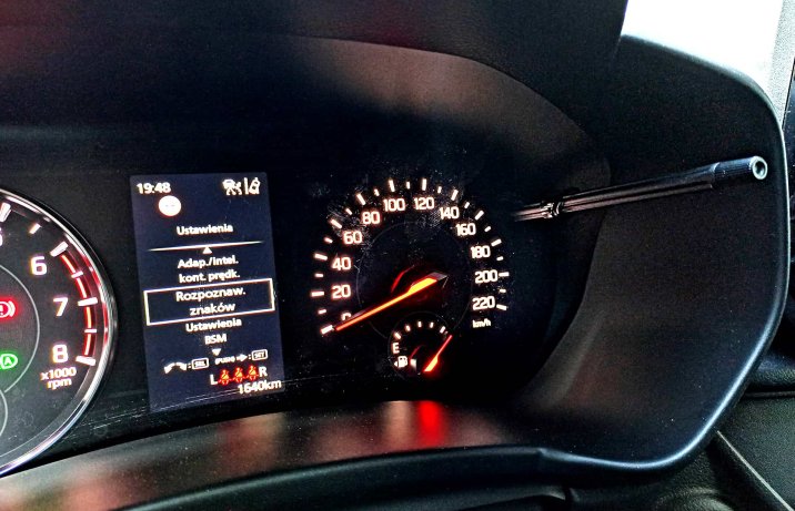 Suzuki Swift 1.2 DualJet mild Hybrid Elegance – deska rozdzielcza, wskaźniki