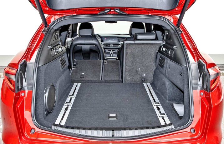 Alfa Romeo Stelvio (2024) – bagażnik