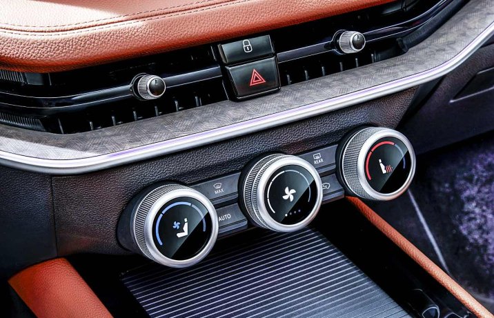 Skoda Superb Liftback (2024) – deska rozdzielcza, Smart Dials