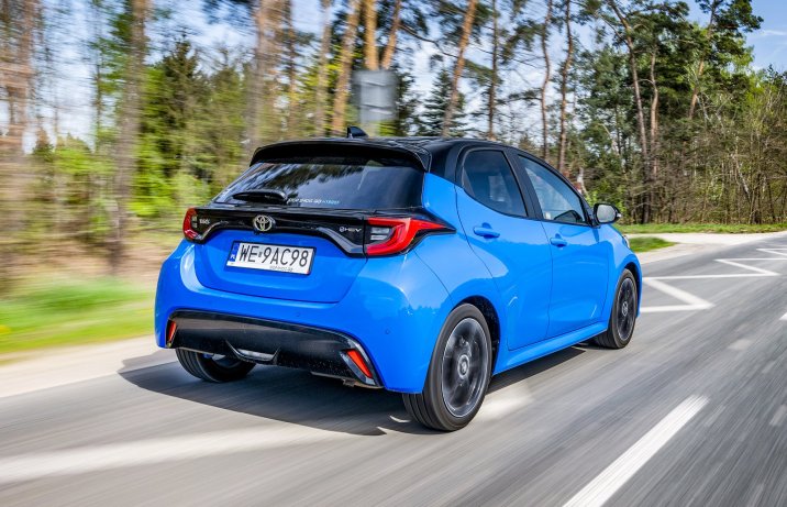 Toyota Yaris 1.5 Hybrid DF e-CVT 130 – tył