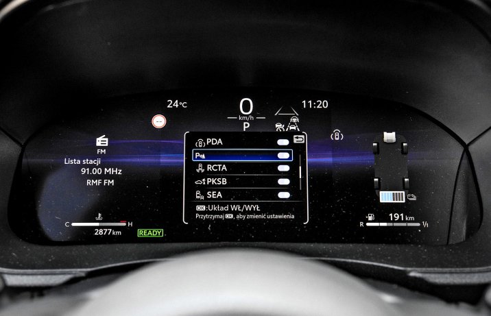 Toyota Yaris 1.5 Hybrid DF e-CVT 130 – zegary, zestaw wskaźników