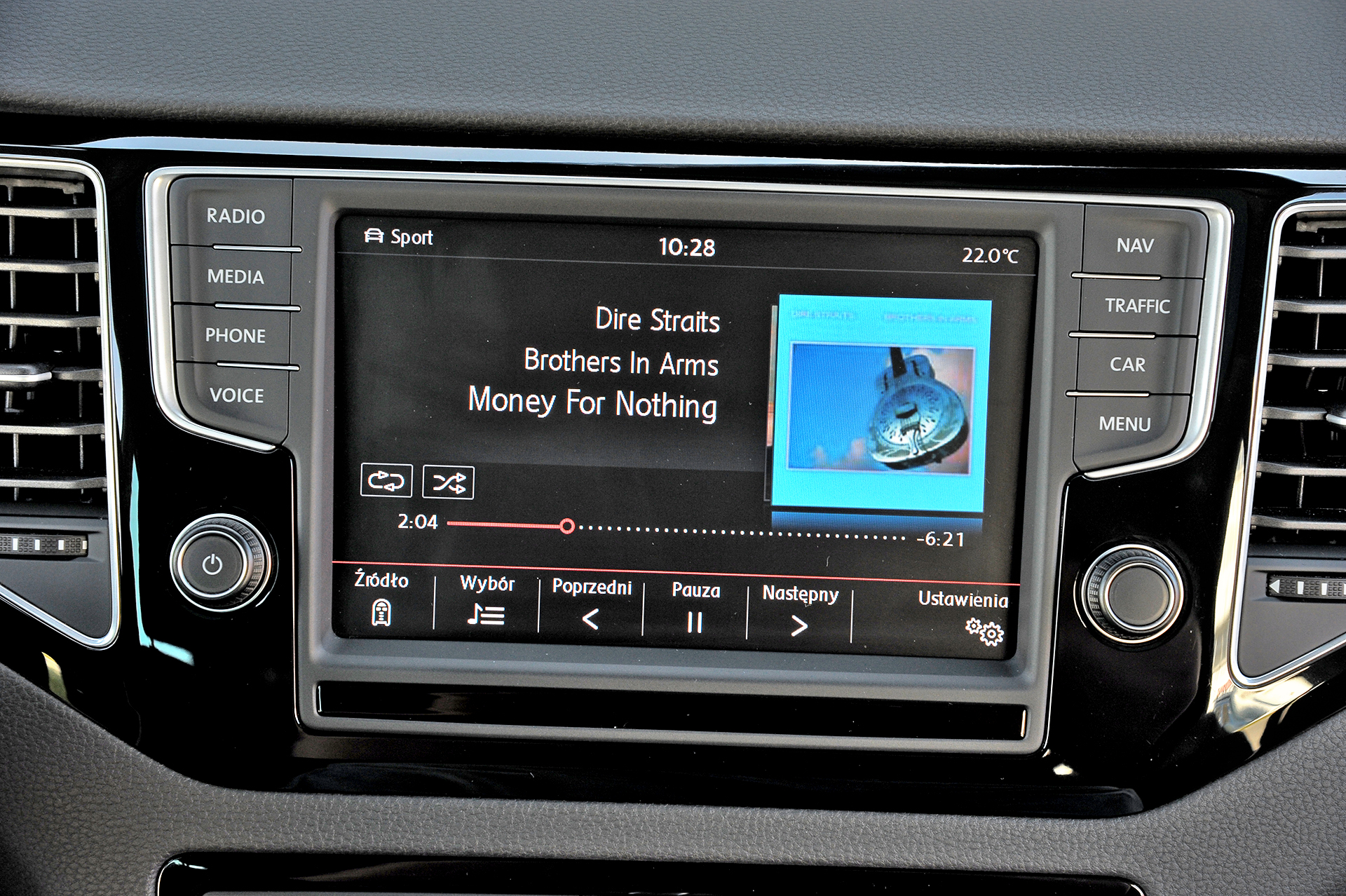 czy auta starzeja sie wolniej_wyposazenie