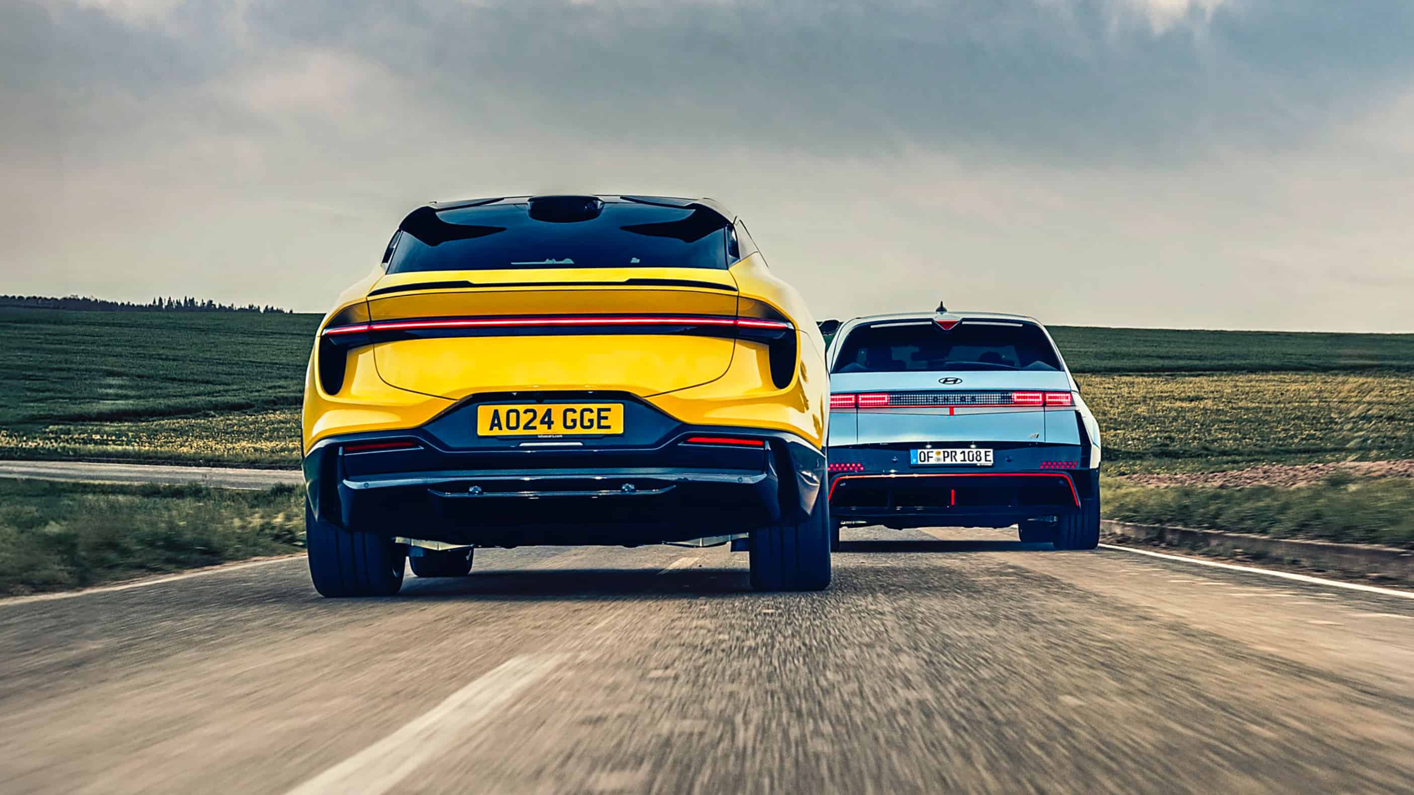 Lotus Eletre R Hyundai Ioniq 5 N tyly