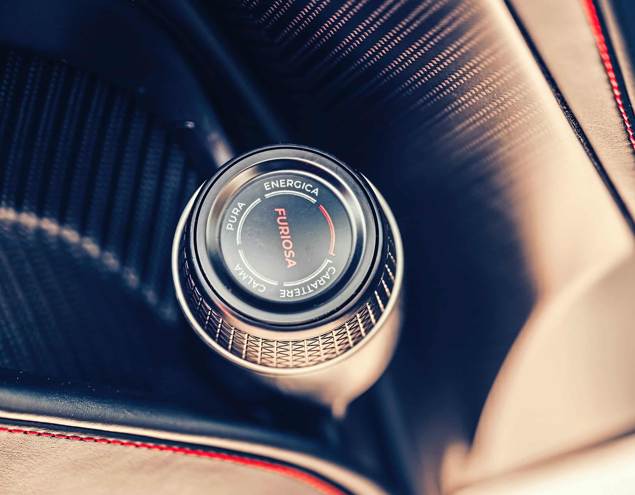 Pininfarina-Battista-Nino-Farina-pokretlo-tryby-jazdy