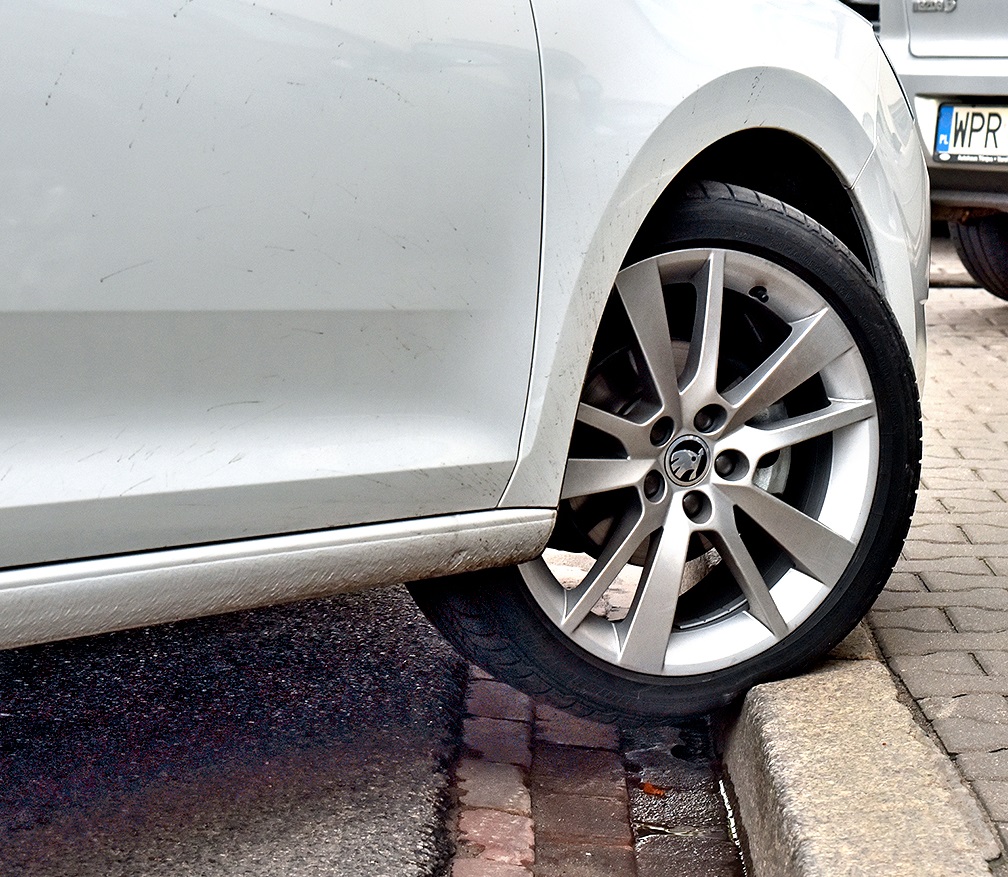 ubezpieczenie i ochrona opon_technika jazdy