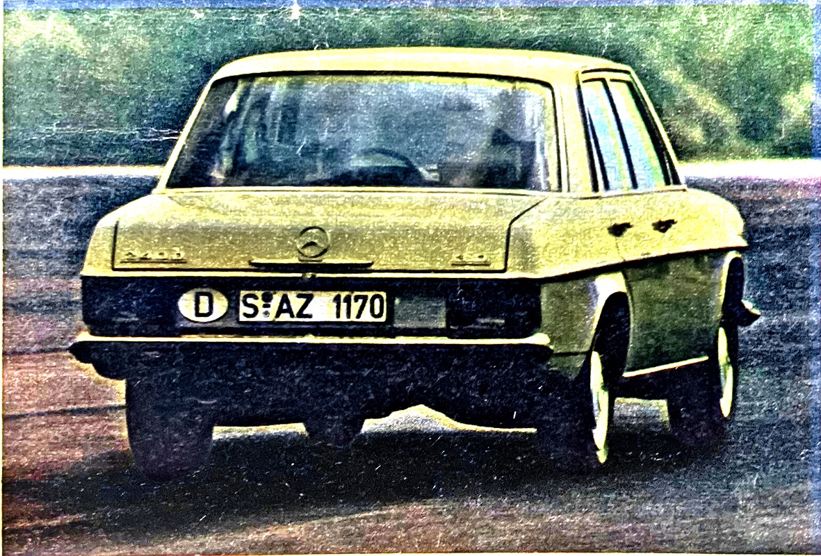 Motor Retro nr 30 z roku 1974 mercedes