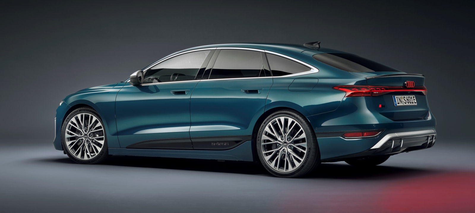 audi-a6-etron-sportback-tyl