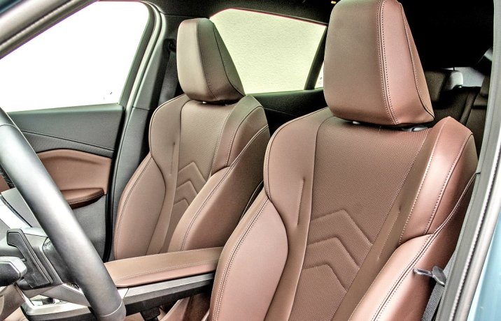 BMW iX2 xDrive30 (2024) – test – fotele, siedzenia przód