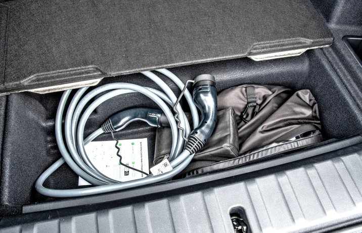 BMW iX2 xDrive30 (2024) – test – przewody do ładowania