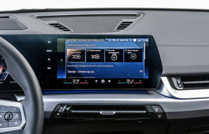 BMW iX2 xDrive30 (2024) – test – asystent ograniczeń prędkości