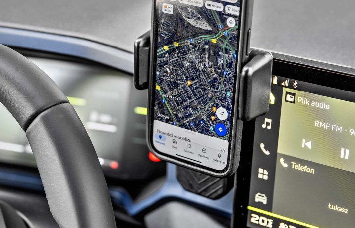 xDacia Duster Eco-G 100 4x2 Journey (2024) – deska rozdzielcza, ładowarka indukcyjna