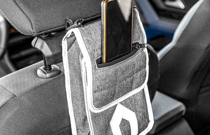 Dacia Duster Eco-G 100 4x2 Journey (2024) –wnętrze, YouClip, torba