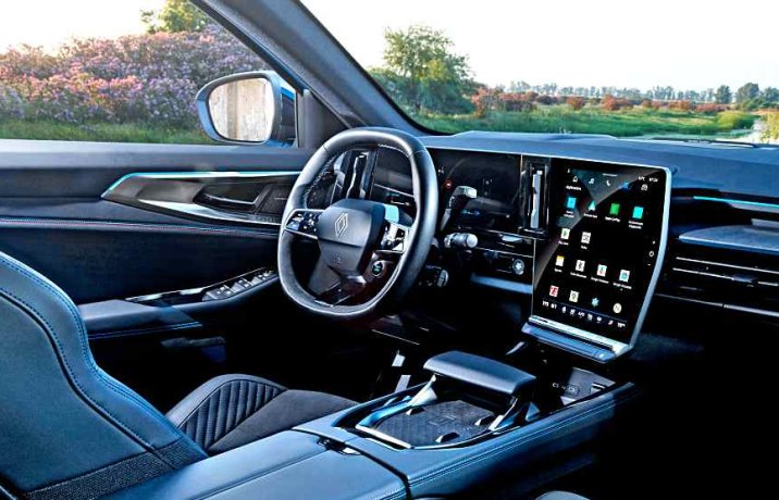 Renault Rafale E-Tech full hybrid 200 – deska rozdzielcza