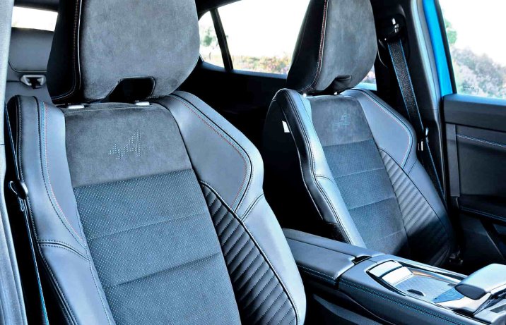 Renault Rafale E-Tech full hybrid 200 – wnętrze, fotele