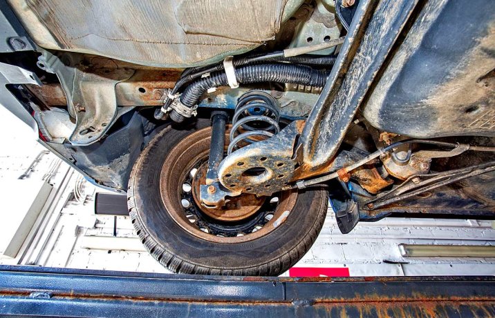 Używana Toyota Yaris III 1.33 –tylna belka