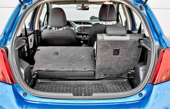 Używana Toyota Yaris III 1.33 – wnętrze, bagażnik