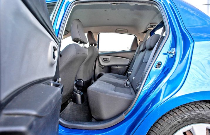 Używana Toyota Yaris III 1.33 – wnętrze, kanapa
