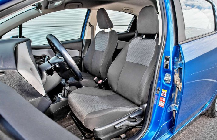 Używana Toyota Yaris III 1.33 – wnętrze, fotele