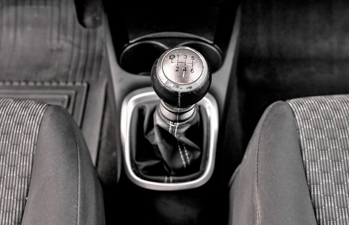 Używana Toyota Yaris III 1.33 – drążek zmiany biegów